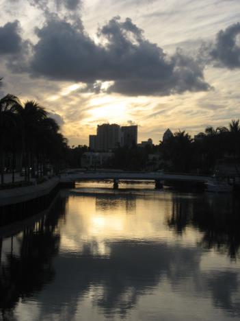 Florida414.jpg   19kb   26.03.2021 22:36:25